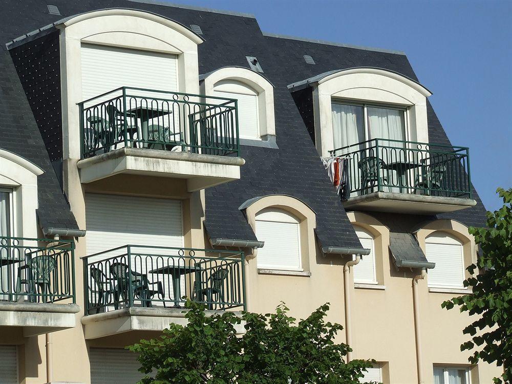Montaigu Aparthotel Кабур Екстериор снимка