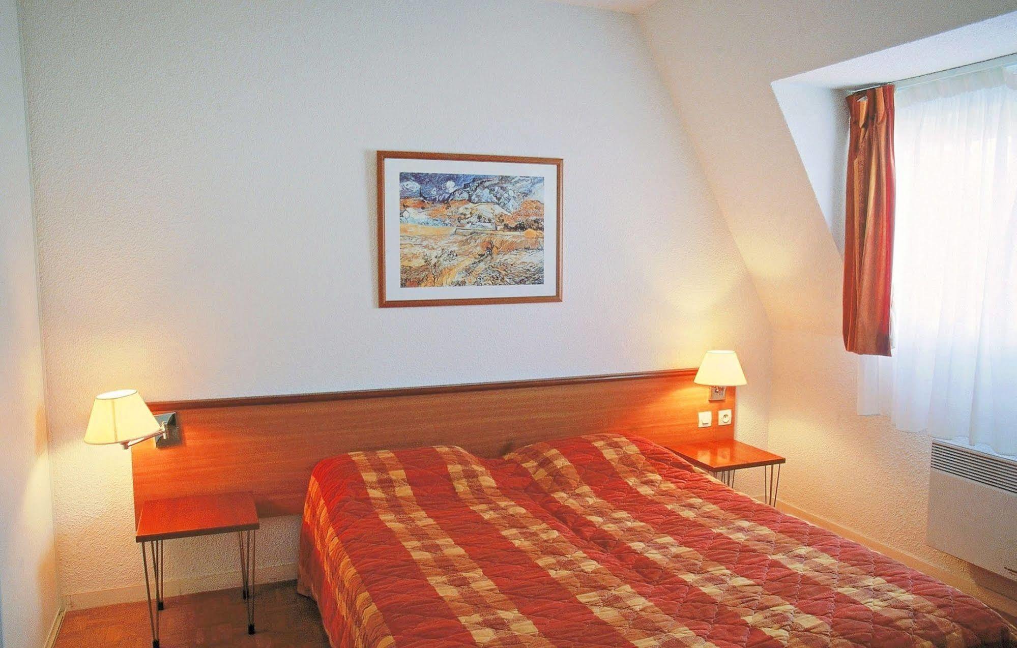 Montaigu Aparthotel Кабур Екстериор снимка